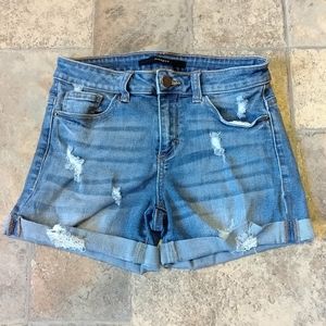 Harper distressed denim shorts size 26